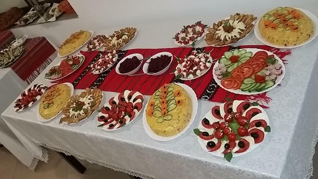 Pensiunea Poiana Soarelui Brates المظهر الخارجي الصورة