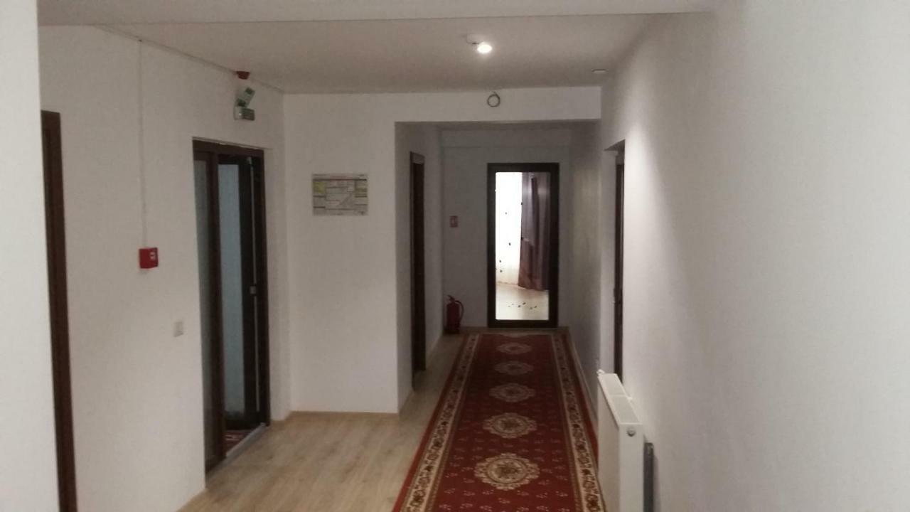 Pensiunea Poiana Soarelui Brates المظهر الخارجي الصورة